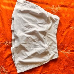 White 90° degree skort size medium